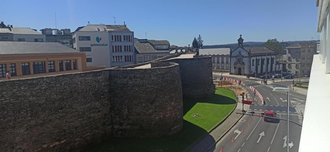 Adarve, Con Parking Y Vistas A La Muralla Lugo Exterior foto
